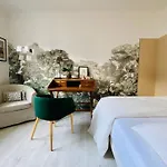 Appartement Chaleureux Entre Zola Et Proce.