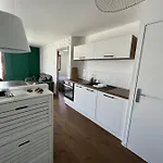 Appartement Accueillant, Tres Bien Situe