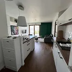 Appartement Accueillant, Tres Bien Situe