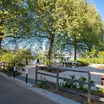 Studio Refait A Neuf Avec Parking En Bord De Loire