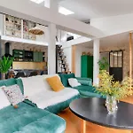 Charmante maison de plain-pied et son jardin fleuri