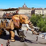 Le St Pierre Face Au Chateau Appart In Nantes