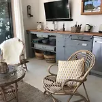Le Nid Du Heron, Maison Avec Piscine Chauffee Privative Au Coeur De Nantes