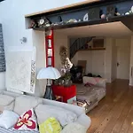 La Maison Sur La Falaise