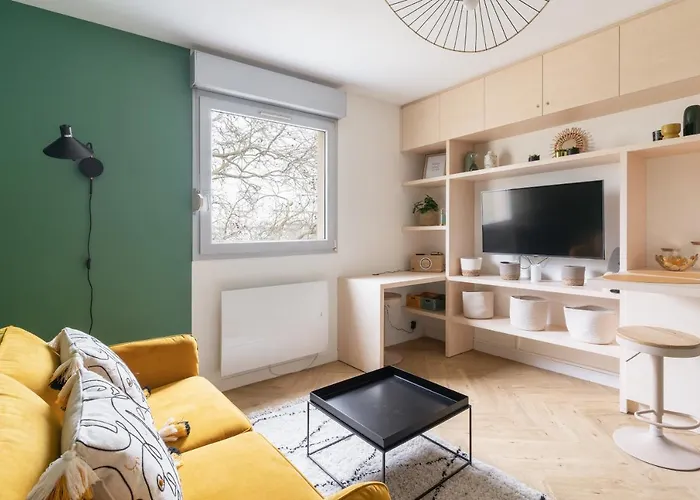 Studio Refait A Neuf Avec Parking En Bord De Loire