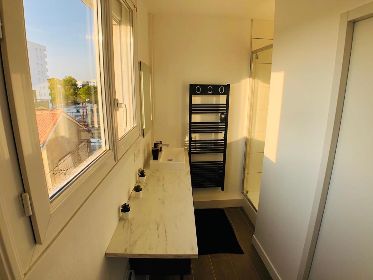1-4 Personnes, Proche Centre Avec Parking Apartment