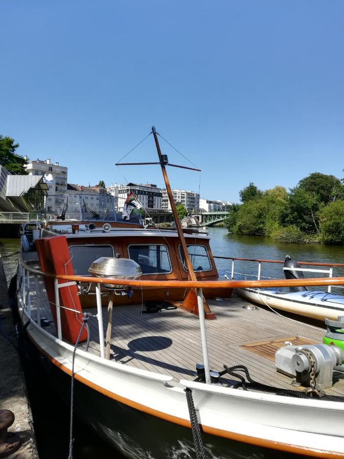 Botel Maz Glaz *