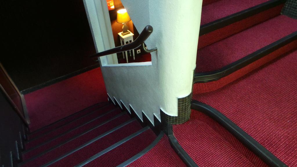 Hotel Le Cambronne 2*