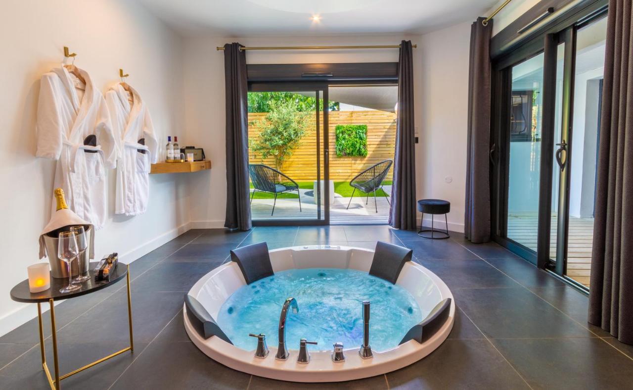 Le Secret - Nuit Romantique Avec Jacuzzi Privatif - Champagne Offert Hébergement de vacances Nantes