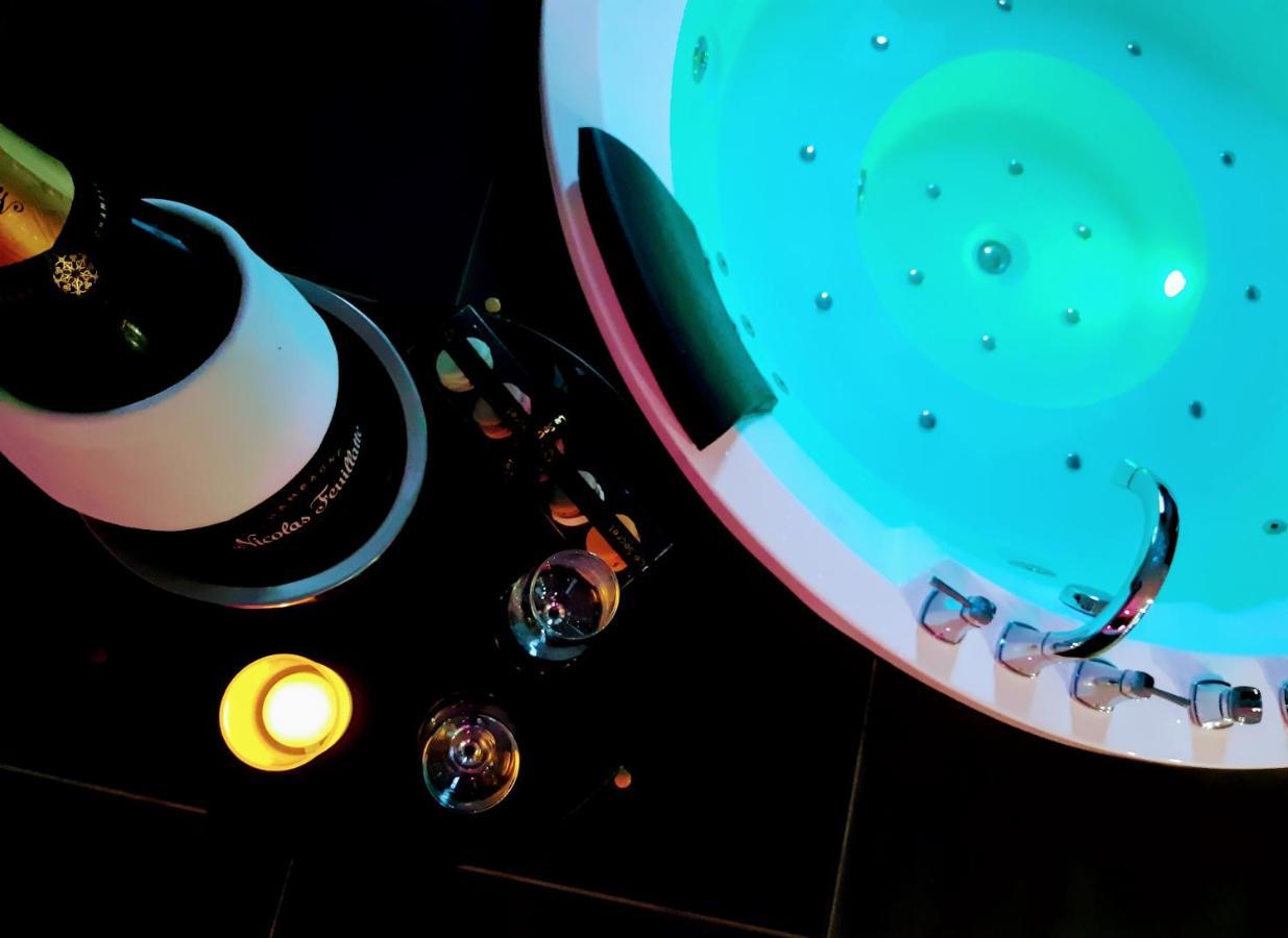 Hébergement de vacances Le Secret - Nuit Romantique Avec Jacuzzi Privatif - Champagne Offert
