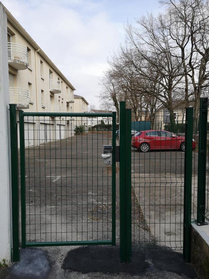 Apartment Joli - Parking Prive - Wifi Tres Debit - Au Calme Nantes
