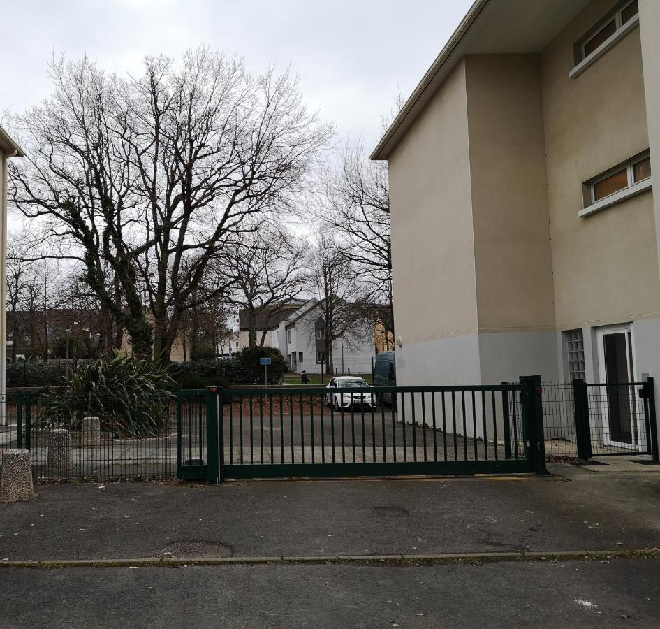 Joli - Parking Prive - Wifi Tres Debit - Au Calme Nantes