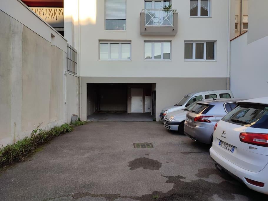 Grand T2 Lumineux Viarme/talensac Avec Parking Apartment