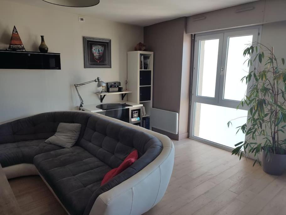 Apartment Grand T2 Lumineux Viarme/talensac Avec Parking