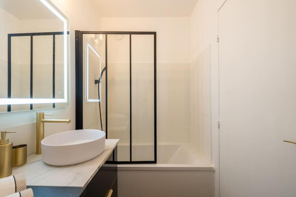 Cosy Art Deco/ Proche Centre-ville Apartment Nantes
