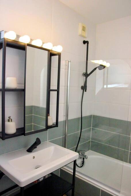 Le Rosa Bonheur Apartment *