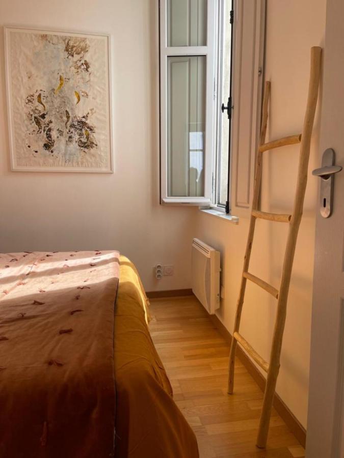 Bright - Old Renovated Building Apartment