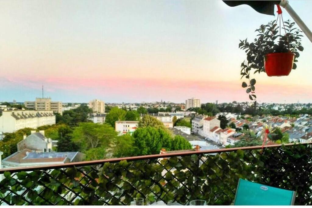 Lumineux - Dernier Etage Avec Balcon - Proche Centre-ville Nantes