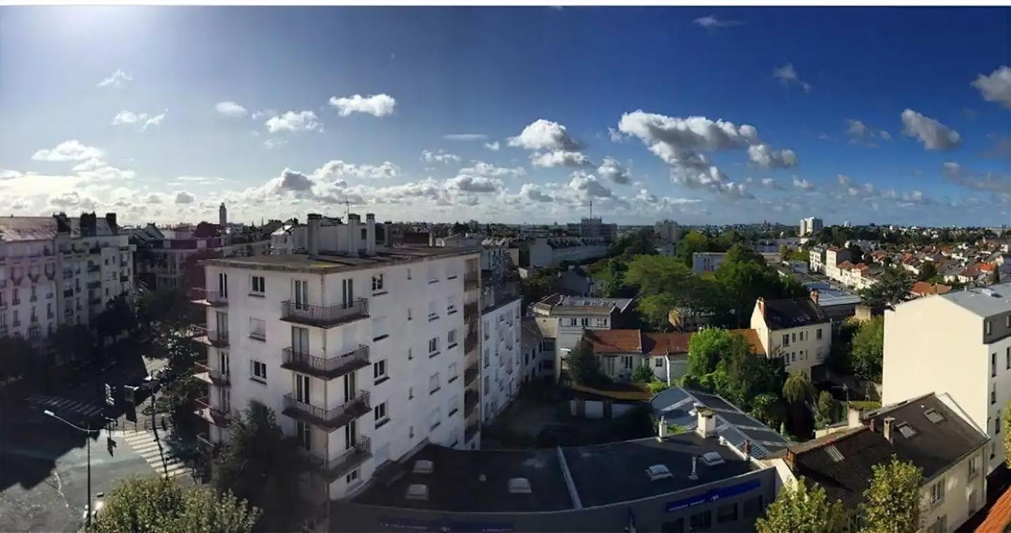 Lumineux - Dernier Etage Avec Balcon - Proche Centre-ville *