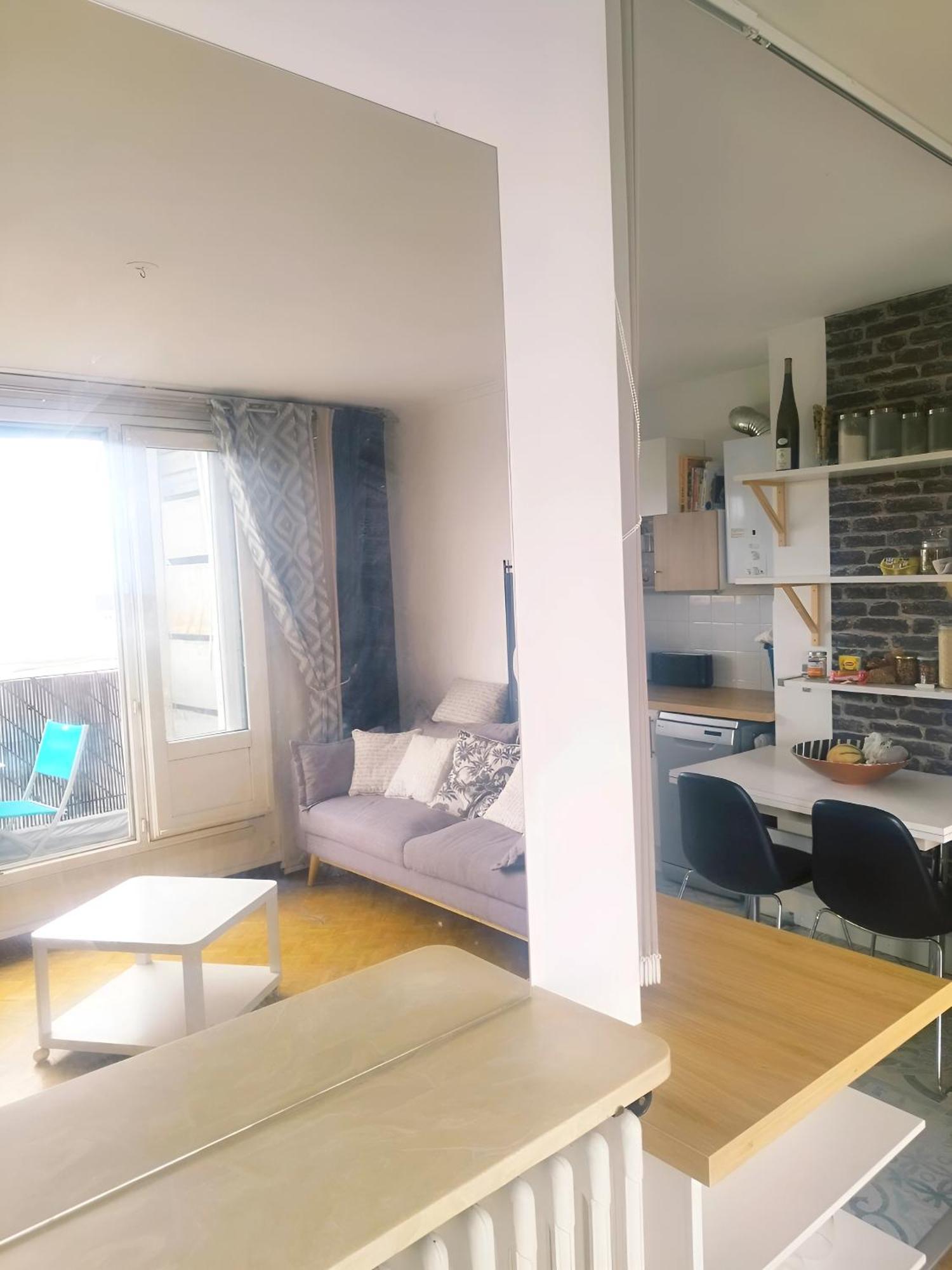 Lumineux - Dernier Etage Avec Balcon - Proche Centre-ville *
