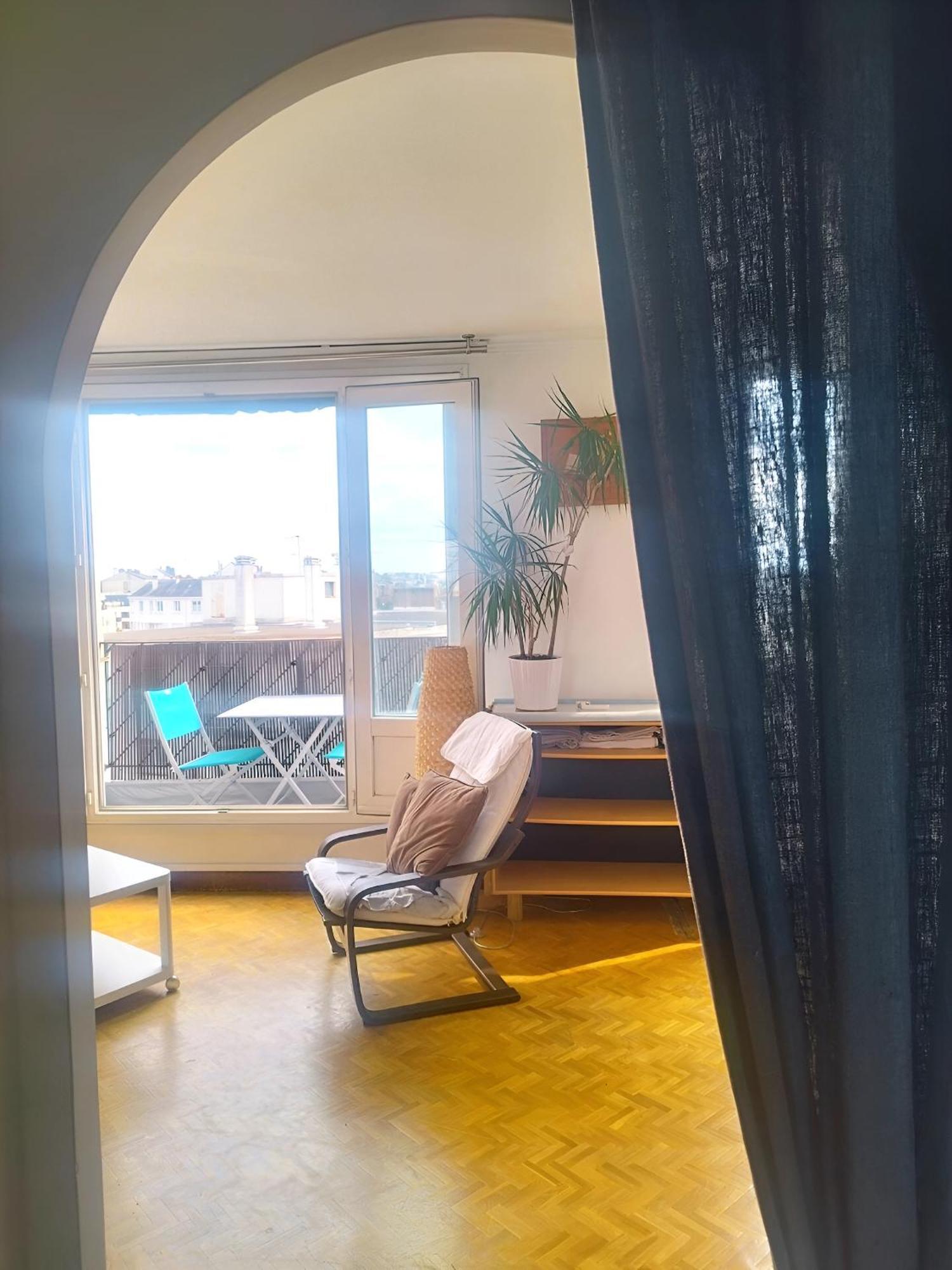Lumineux - Dernier Etage Avec Balcon - Proche Centre-ville Appartement Nantes