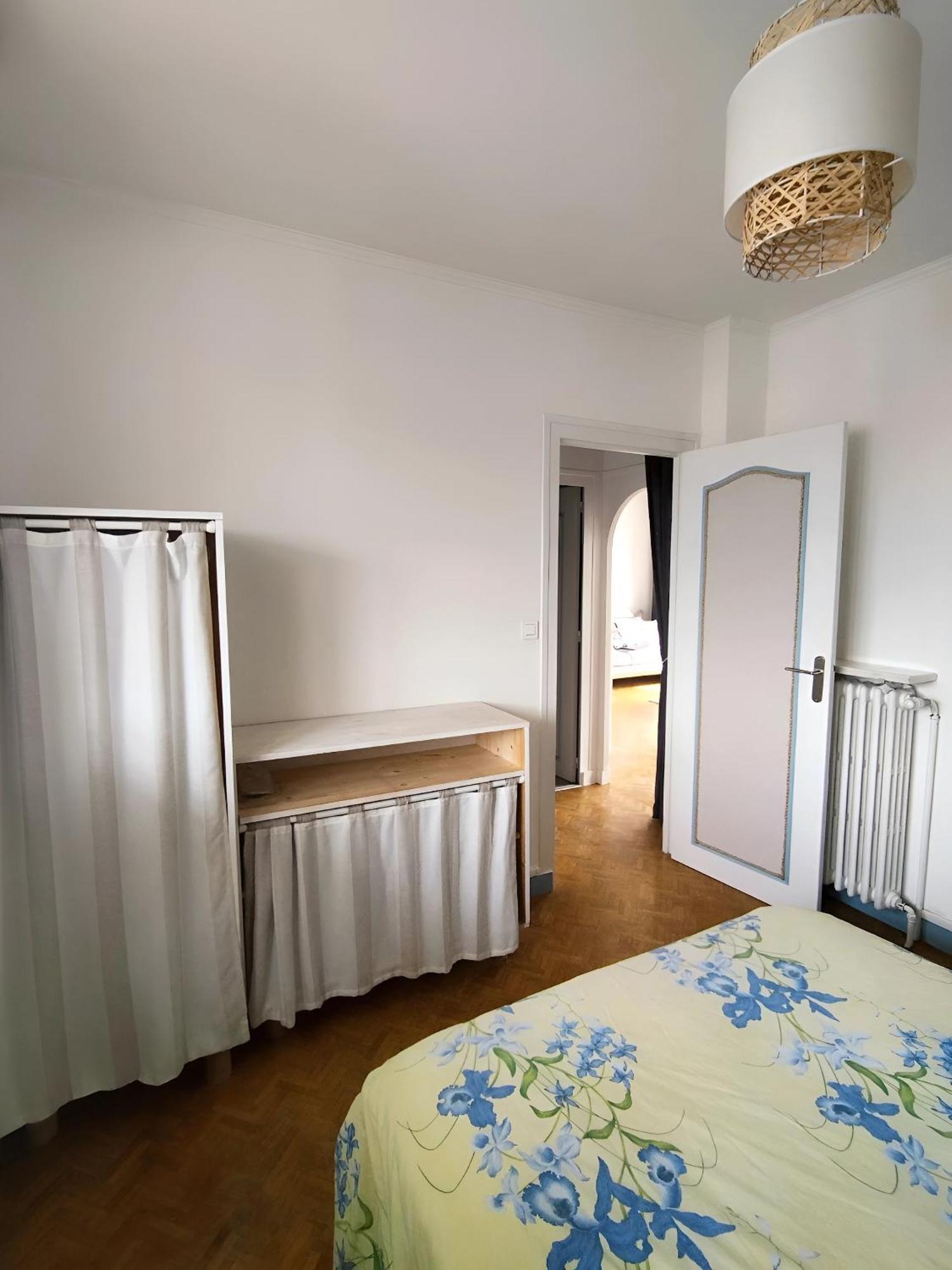 Lumineux - Dernier Etage Avec Balcon - Proche Centre-ville *