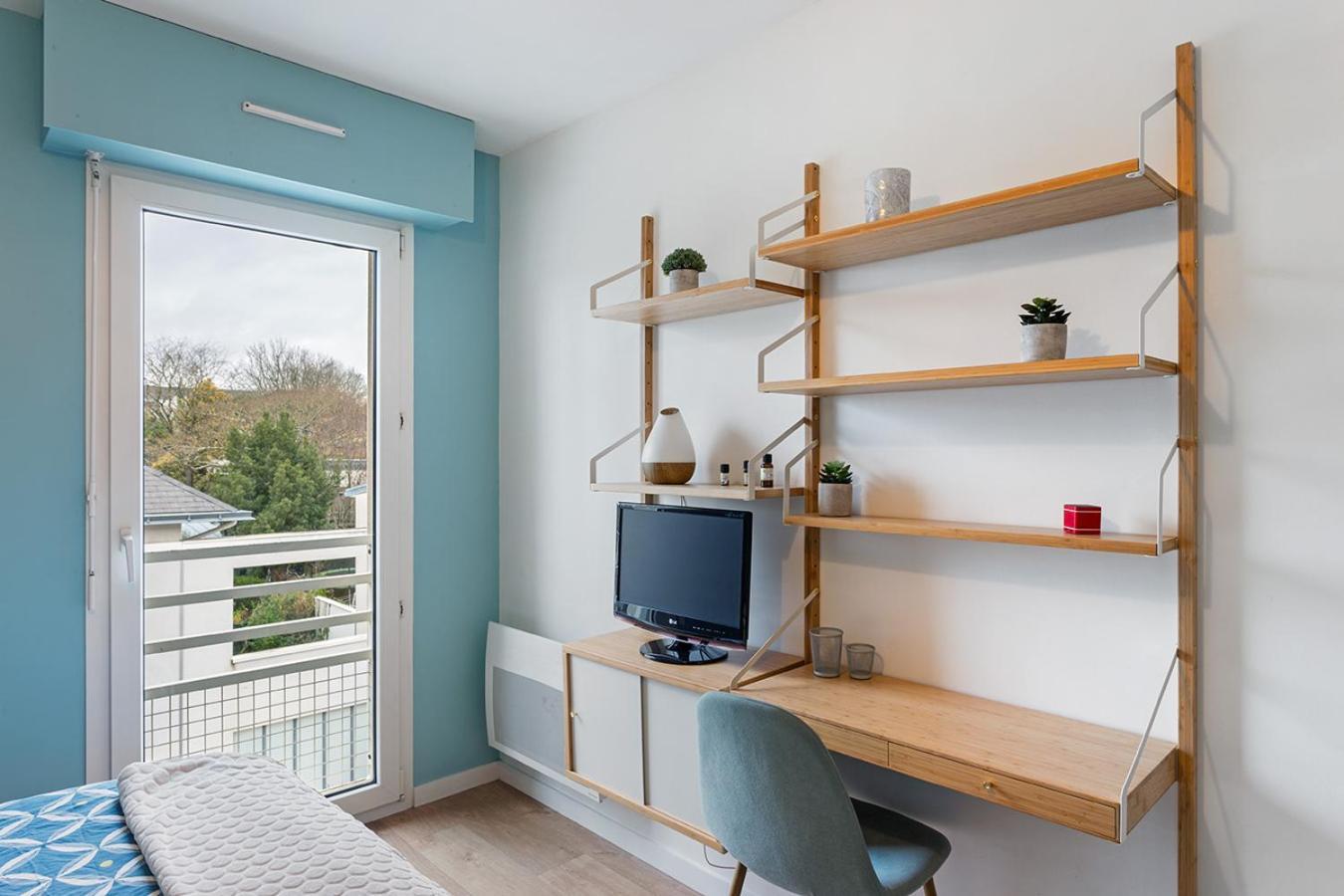 Apartment Joli - Parking Prive - Wifi Tres Debit - Au Calme *