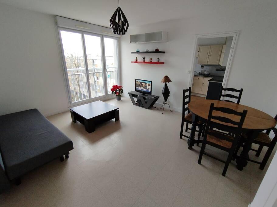 Proche Parc Expo Appartement *