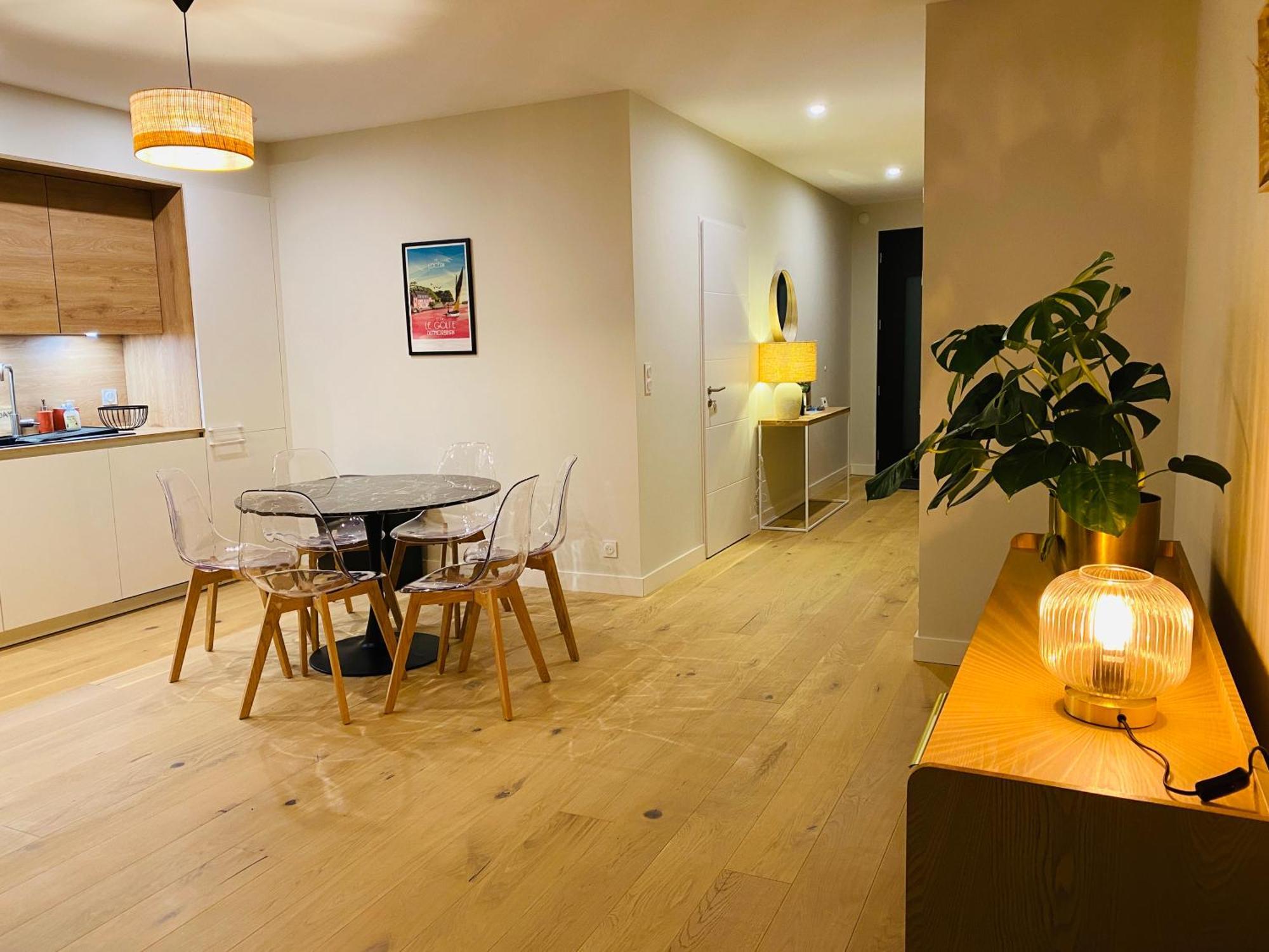Hébergement de vacances Jolie Maison Neuve Nantes-zola *