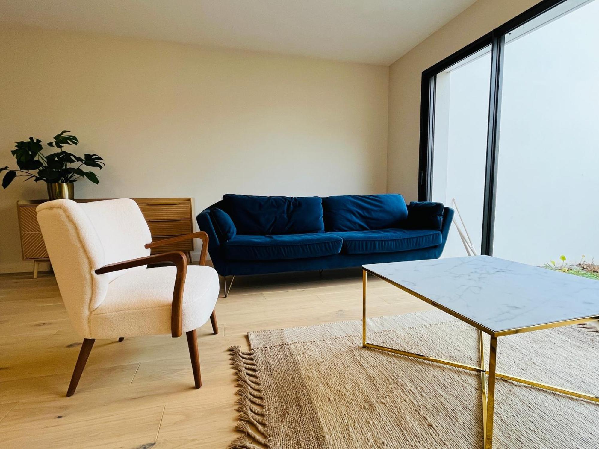 Jolie Maison Neuve Nantes-zola Hébergement de vacances