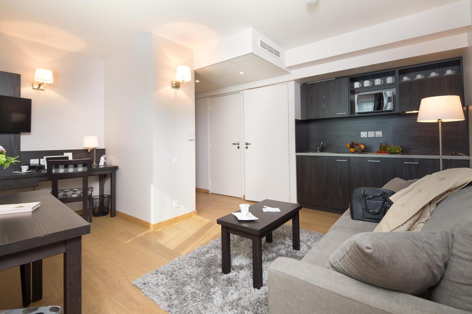 Seven Urban Centre Hotel