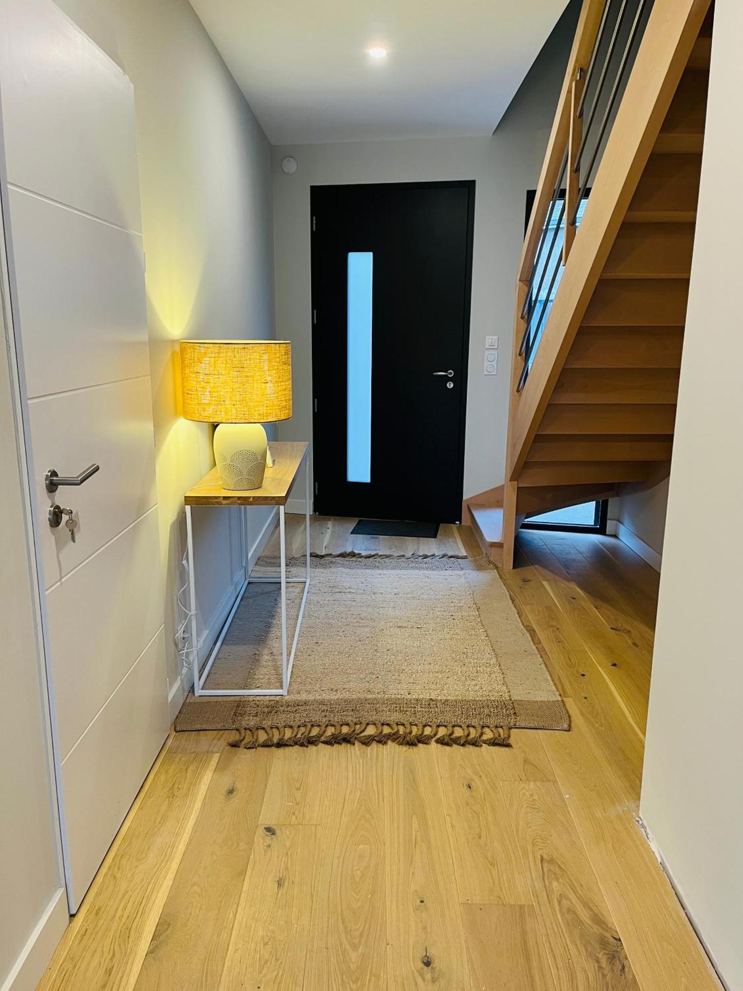 Jolie Maison Neuve Nantes-zola Hébergement de vacances *
