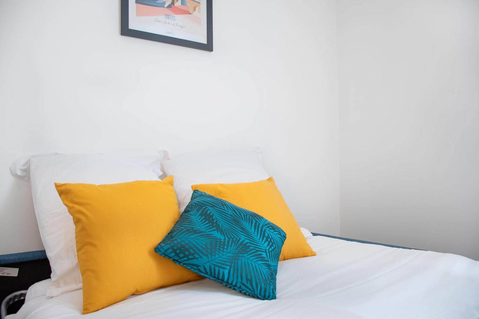 Des Ducs Avec Baignoire Double Apartment Nantes