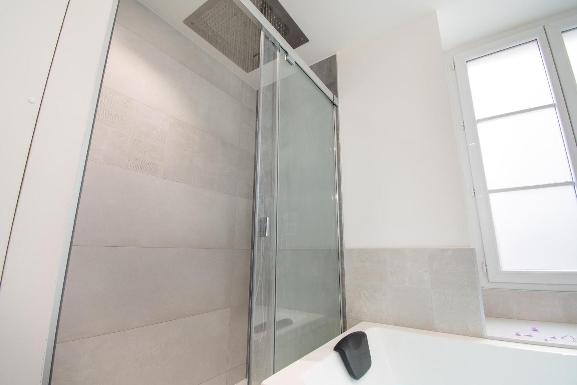 Des Ducs Avec Baignoire Double Apartment *