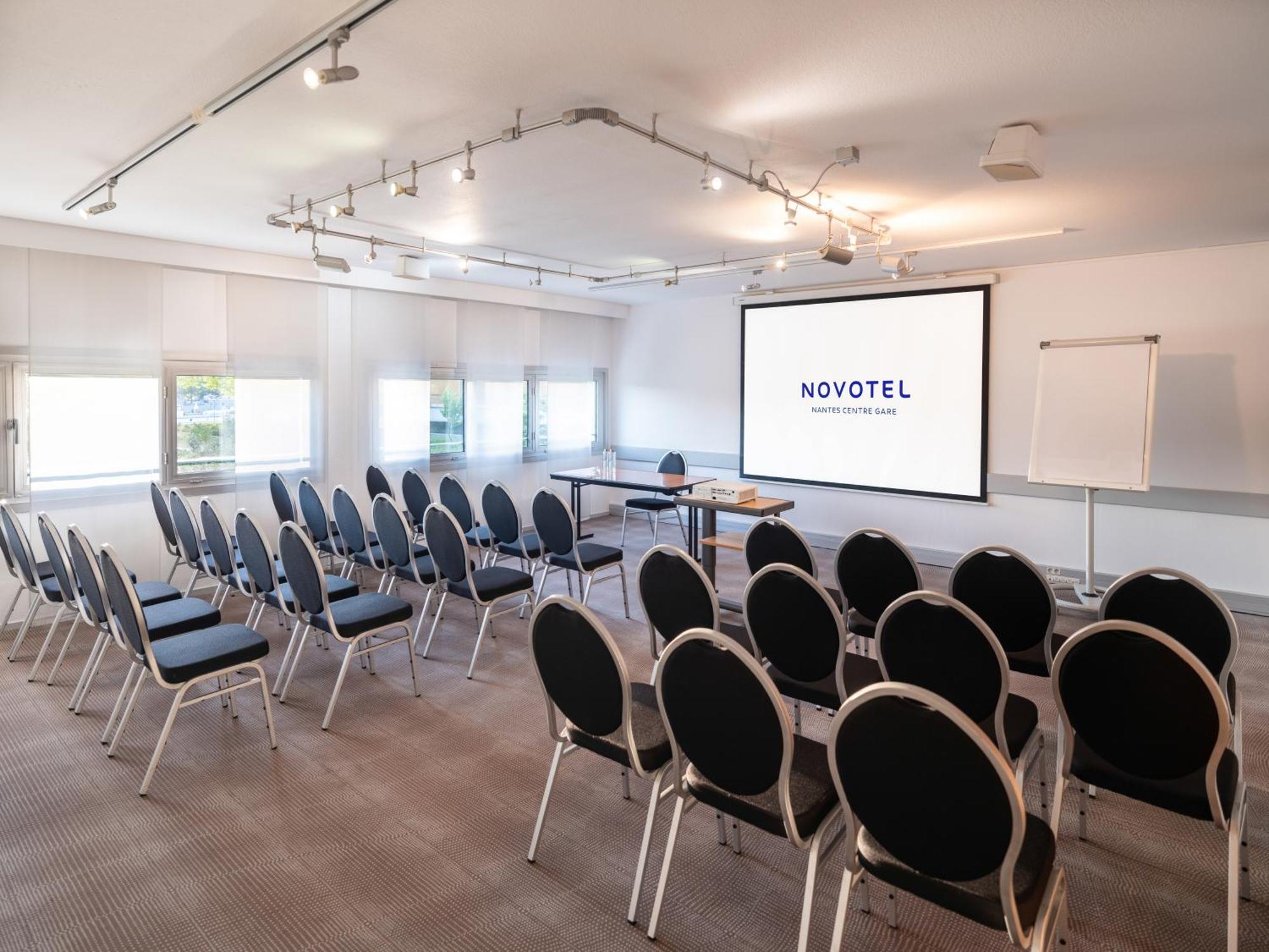 Novotel Centre Gare Hotel 4*