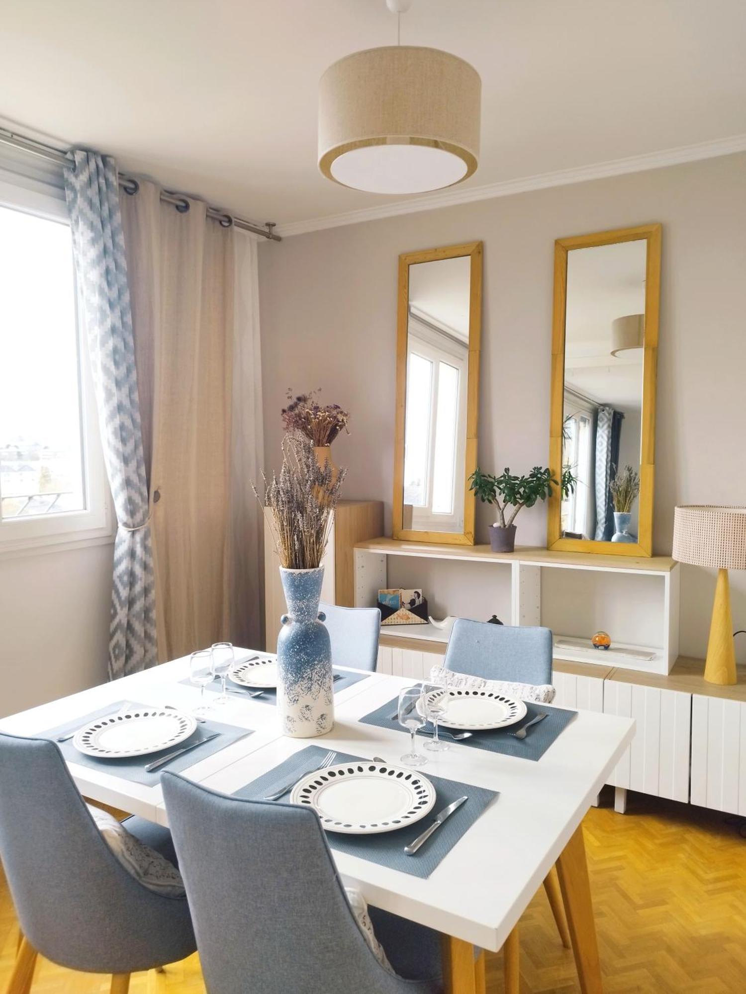 Lumineux - Dernier Etage Avec Balcon - Proche Centre-ville