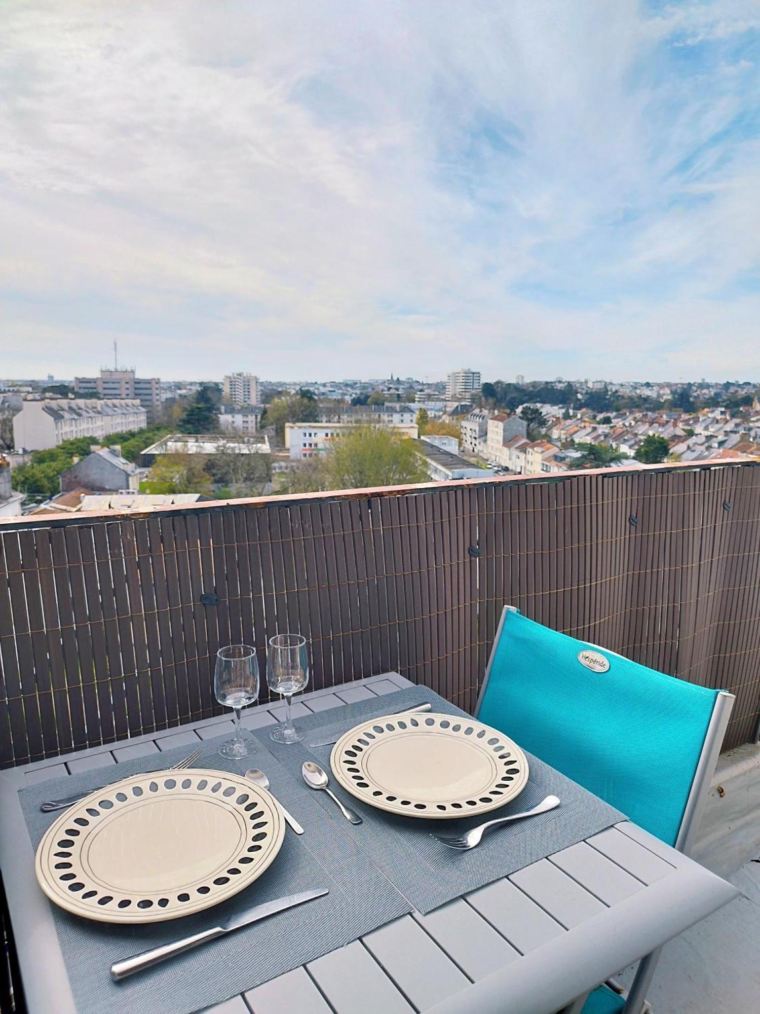 Appartement Lumineux - Dernier Etage Avec Balcon - Proche Centre-ville