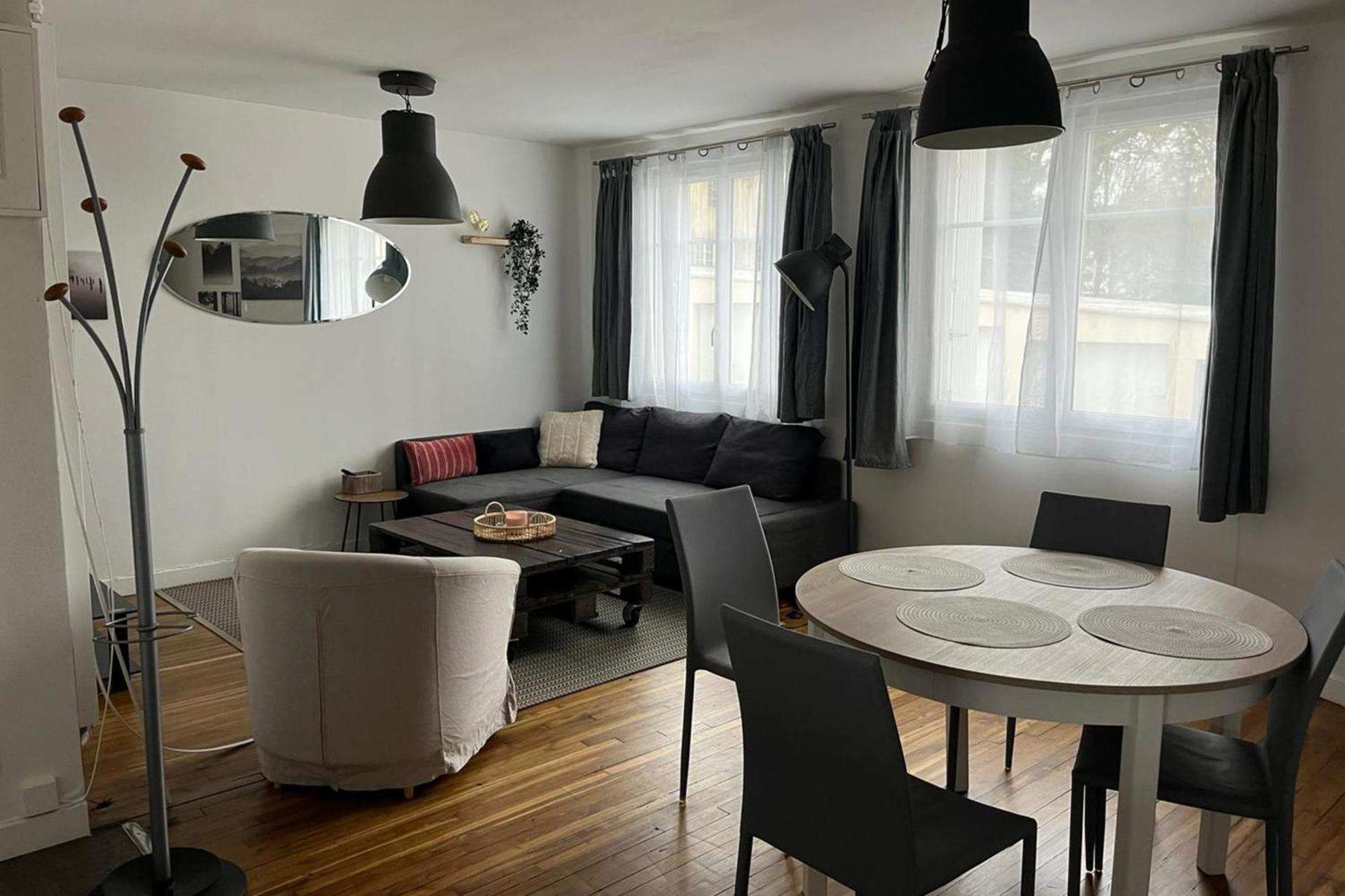 Charming Cozy Nest In Apartment *