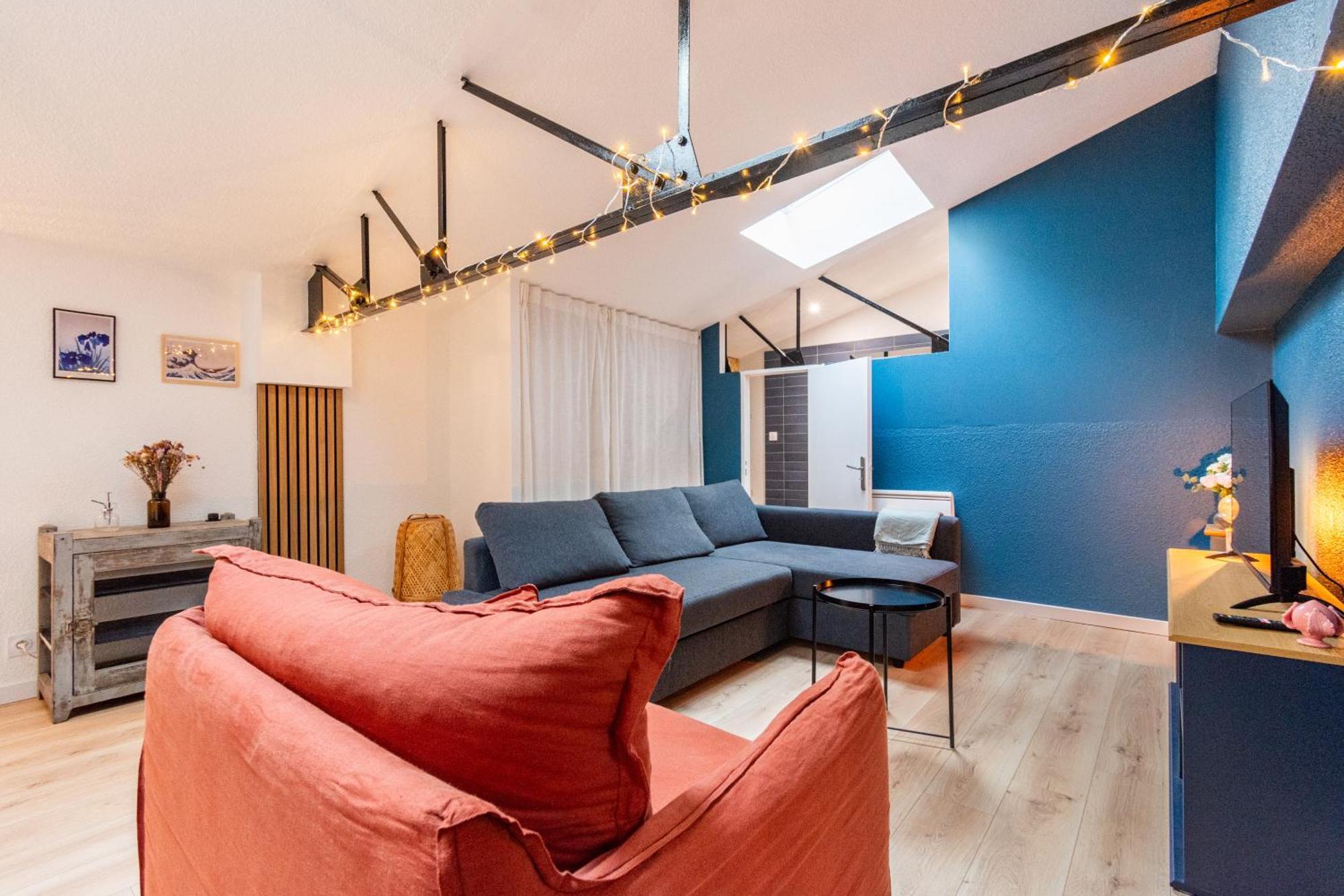Apartment Duplex Industriel Sur L'ile De *