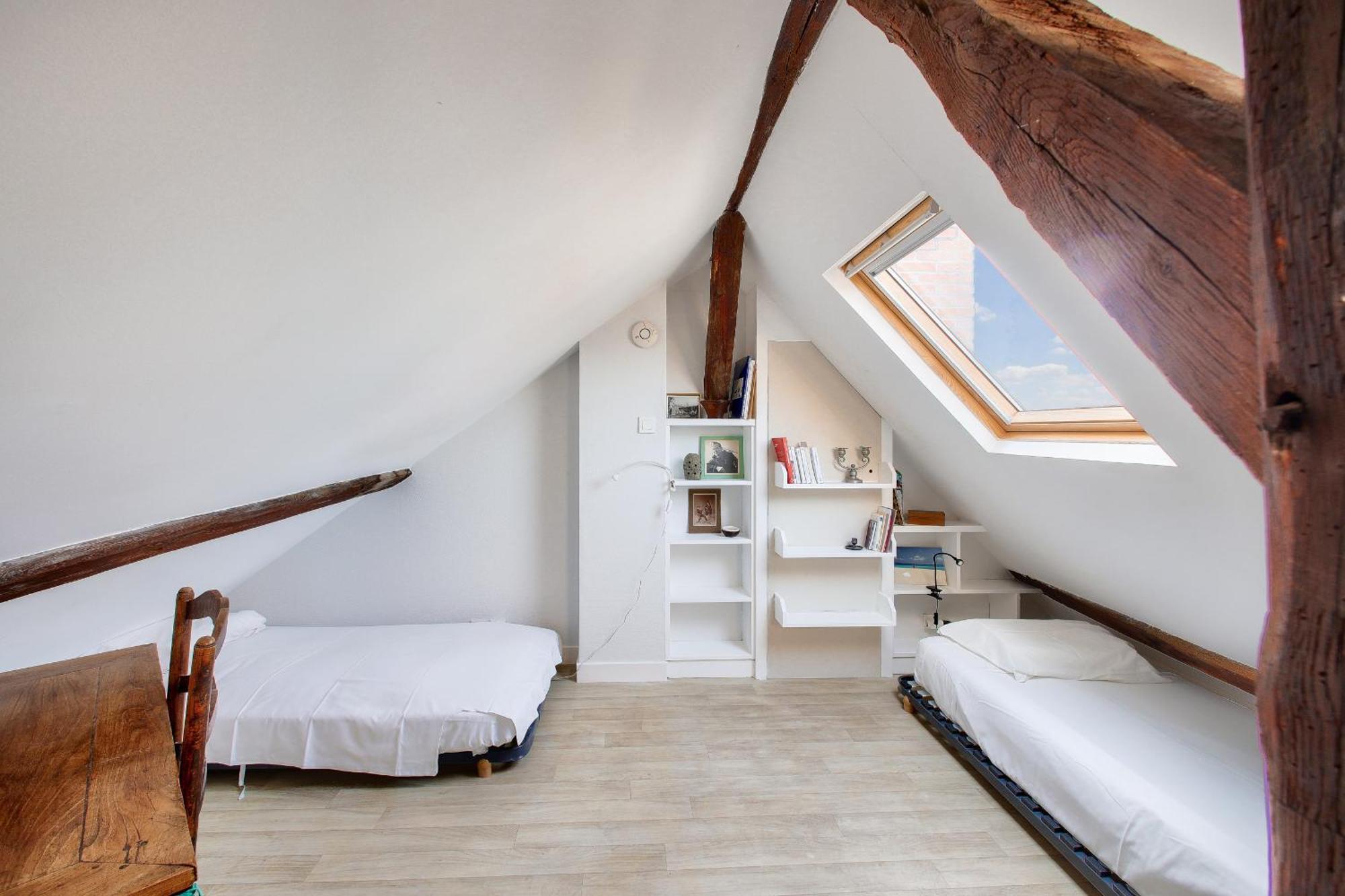Appartement Mediatheque, Grand T2 Sous Les Toits