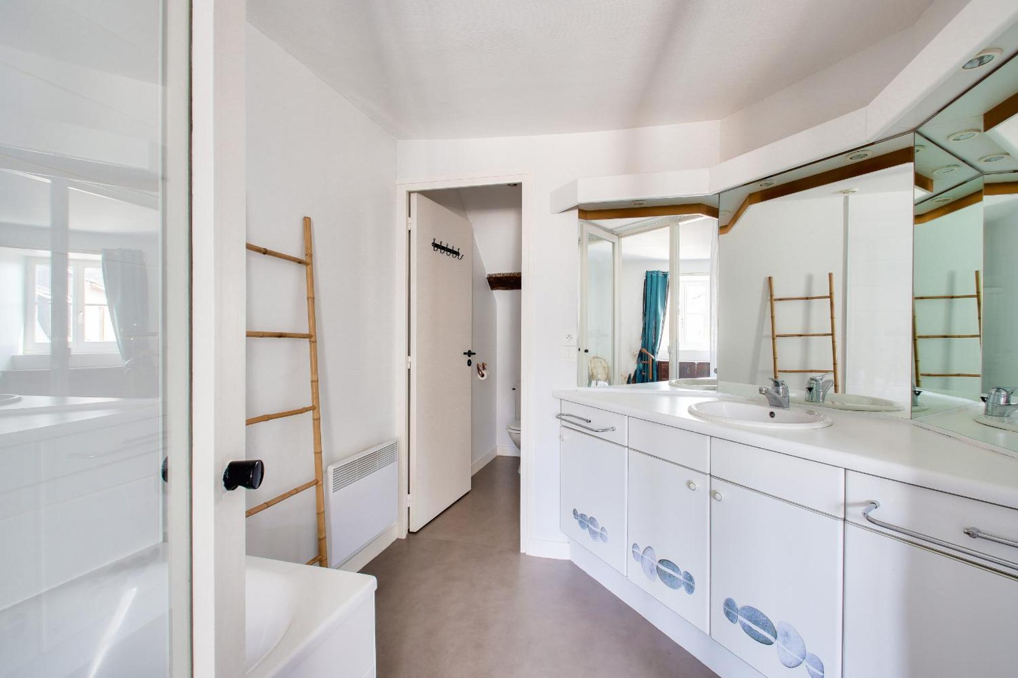 Appartement Mediatheque, Grand T2 Sous Les Toits