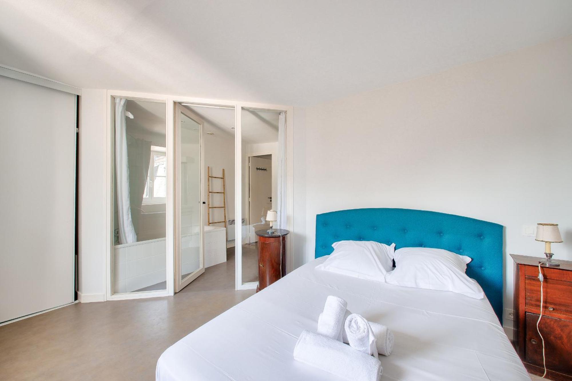 Mediatheque, Grand T2 Sous Les Toits Appartement