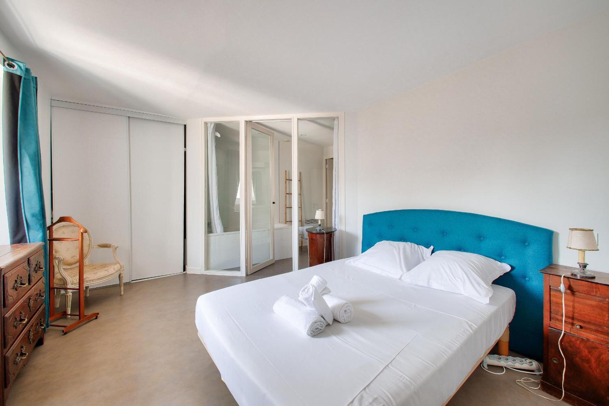 Appartement Mediatheque, Grand T2 Sous Les Toits