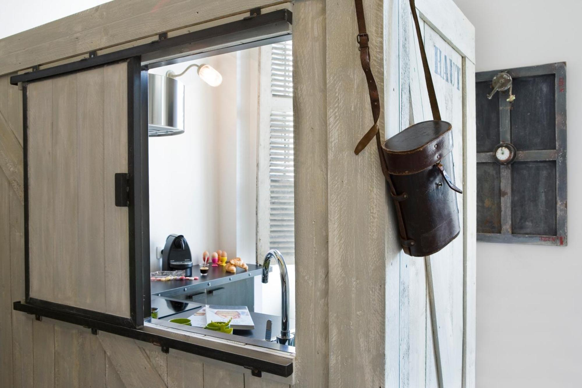 Apartment Surprenantes- Jules Verne *