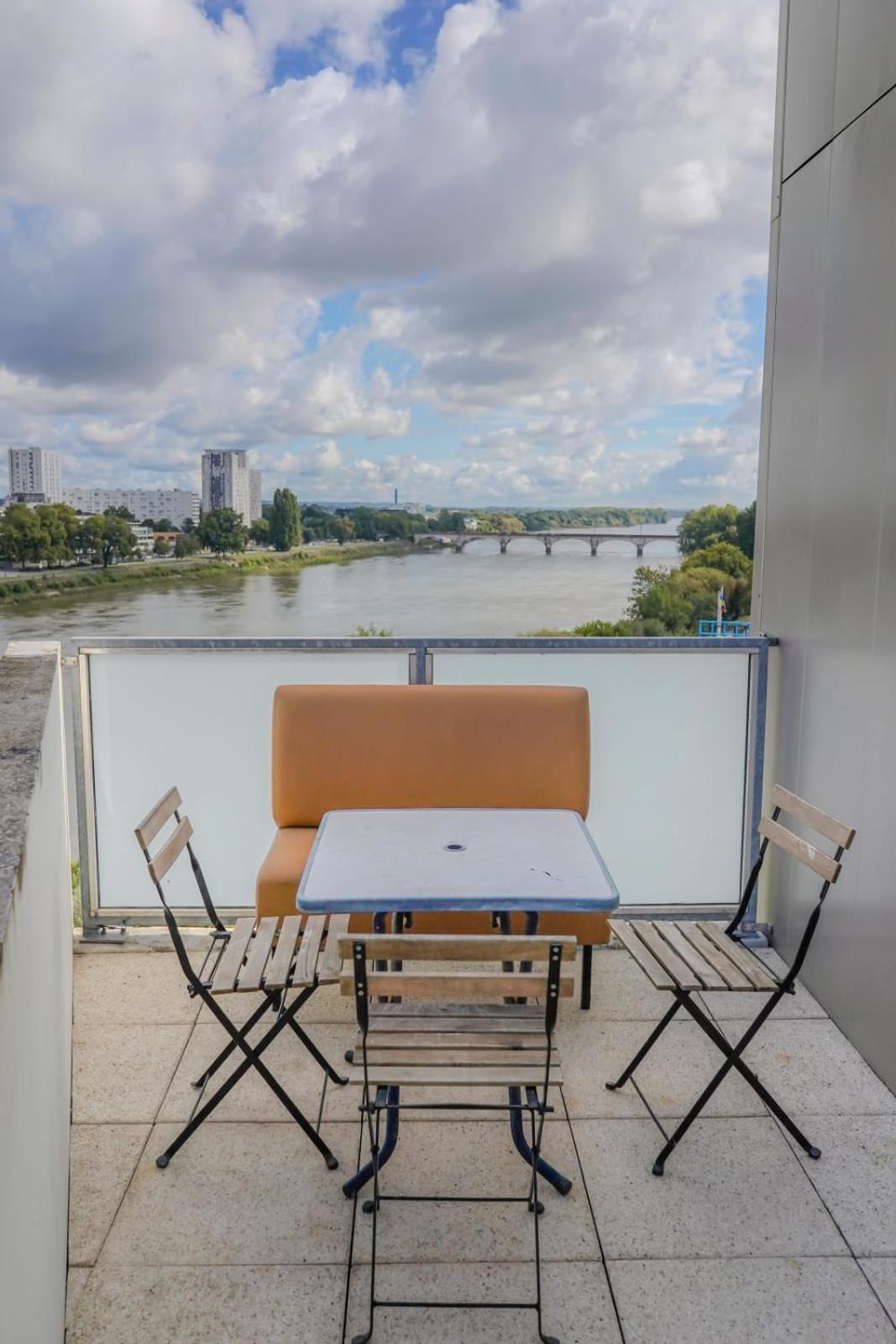 Appartement Spacious Modern With View Of The Loire *