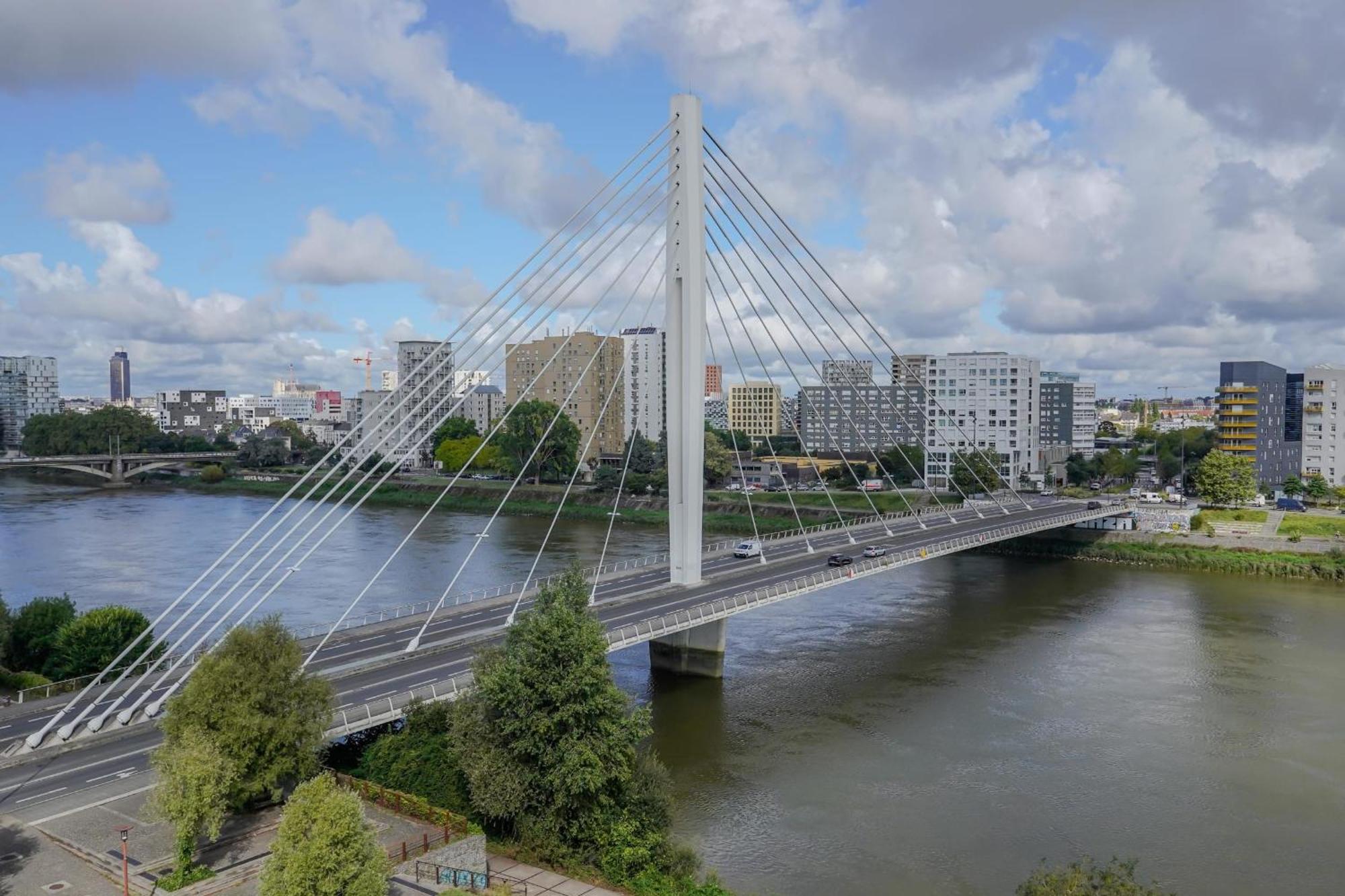 Spacious Modern With View Of The Loire