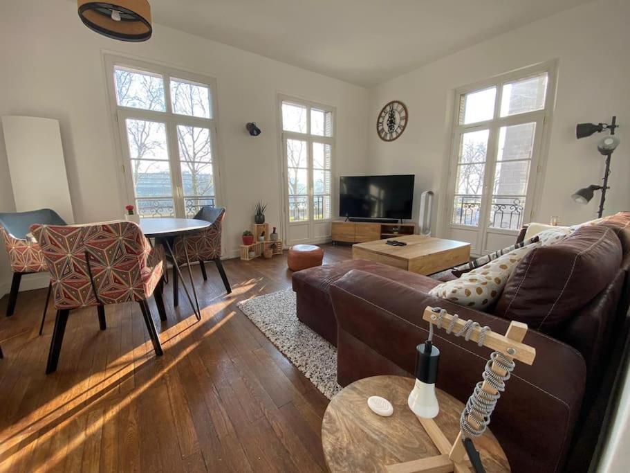 Lafosse Avec Vue Loire En Centre Appartement
