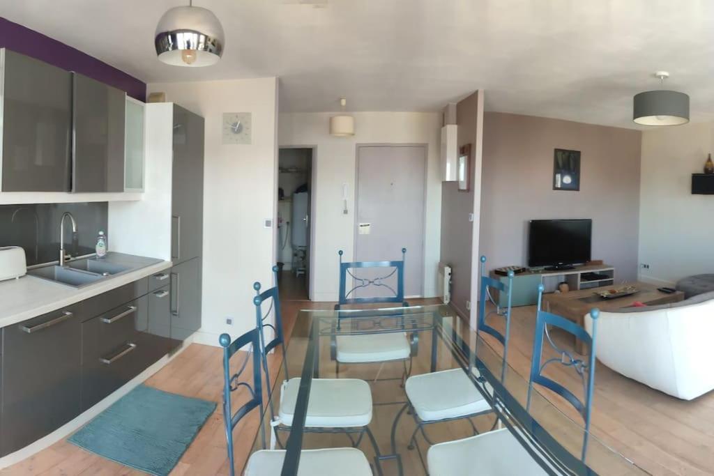 Grand T2 Lumineux Avec Parking Appartement Nantes