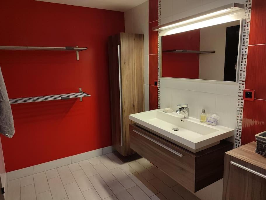 Grand T2 Lumineux Avec Parking *