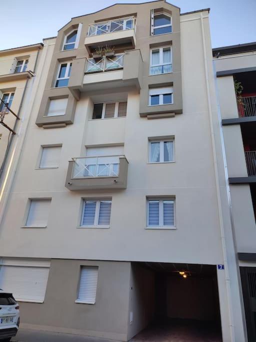Grand T2 Lumineux Avec Parking Appartement